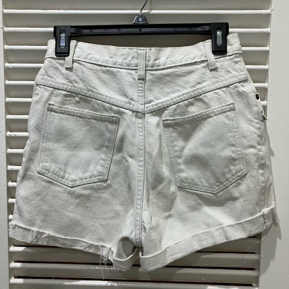 Vintage white denim shorts - Picture 2 of 3